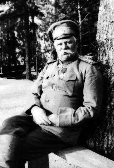 Подполковник взбежал на железнодорожную насыпь придирчиво осмотрел пулемётные - фото 5